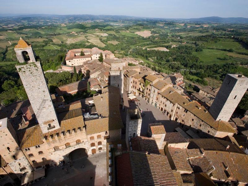 Veduta dall'alto di San Gimignano in Toscana